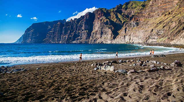 Playa de los Gu os La playa de los Acantilados de los Gigantes